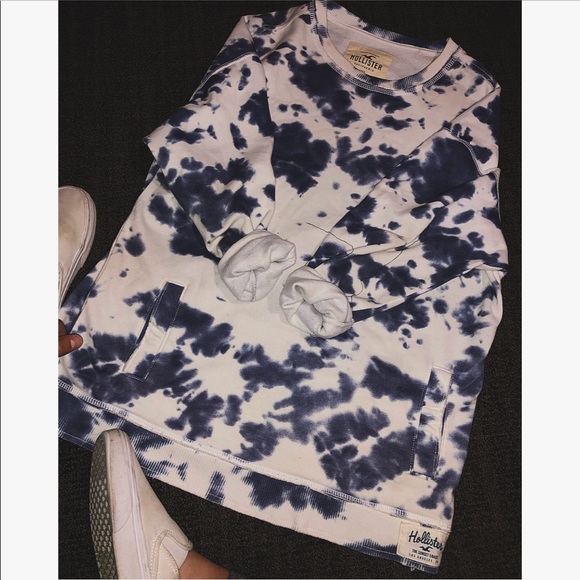 Hollister Tops - Sweatshirt